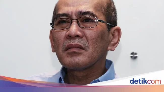Sentil Proyek IKN, Faisal Basri Singgung Pembisik Jokowi, Siapa?
