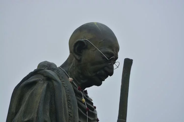 Peristiwa 30 Januari, Mahatma Gandhi Dibunuh dengan Tiga Kali Tembakan
