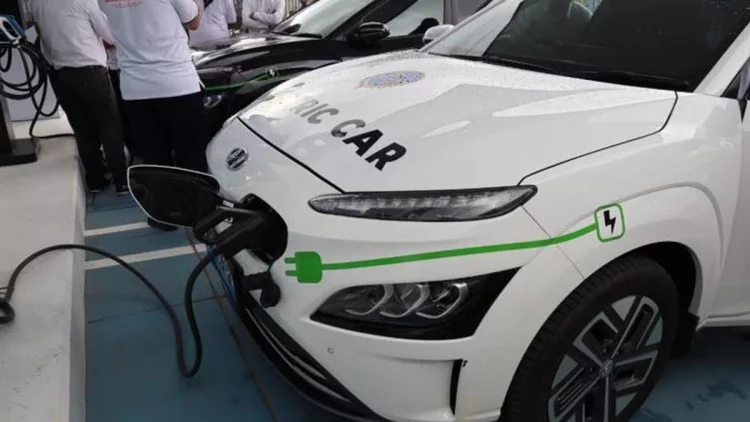 Pemilik Mobil Listrik di Lampung Semakin Terfasilitasi untuk Pengisian Baterai Mobil
