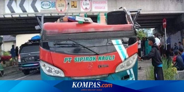 5 Fakta Kecelakaan Bus Sipirok Nauli di Padang Panjang, Atap Terbelah Usai Tabrak Flyover Halaman all