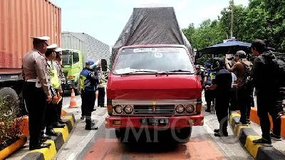 Razia Truk ODOL Jaring Ratusan Pelanggar di Perbatasan Sukabumi
