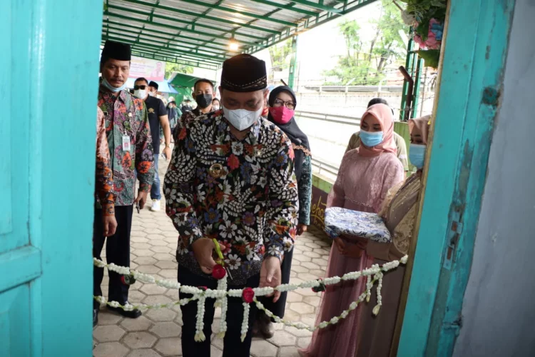 Walikota Pekalongan Resmikan Bengkel Otomotif SMA Hasyim Asyari