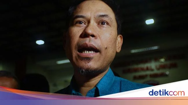 Saksi ke Munarman: Ceramah Antum Dampaknya Ibarat Susu Ditetes Racun!