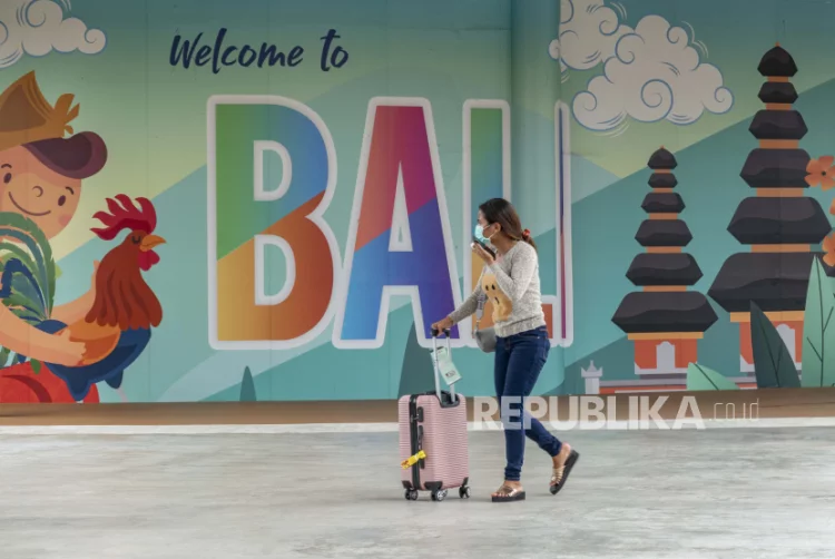 Penerbangan Internasional ke Bali Dibuka, Ini Harapan Sandiaga Uno