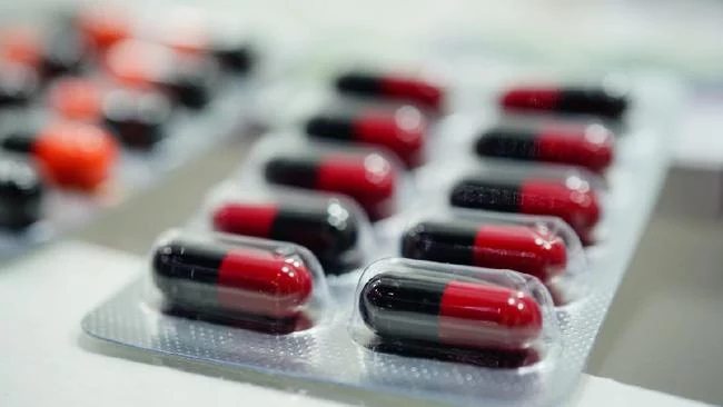 Benarkah Obat Warung Bisa Sembuhkan Omicron? Simak Penjelasan Dokter Paru