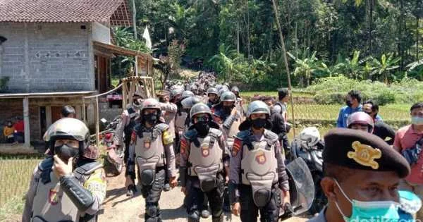 Amnesty Internasional: Jokowi dan Ganjar Harus Tanggung Jawab Atas Insiden Wadas