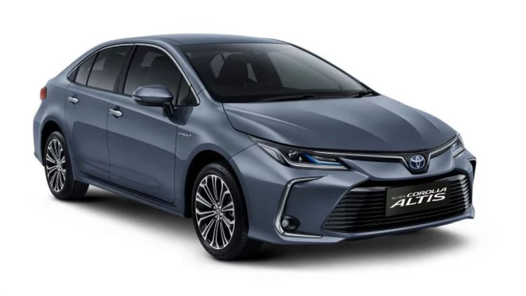 Ini Perbedaan New Toyota Corolla Altis Hybrid dengan Mesin Bensin