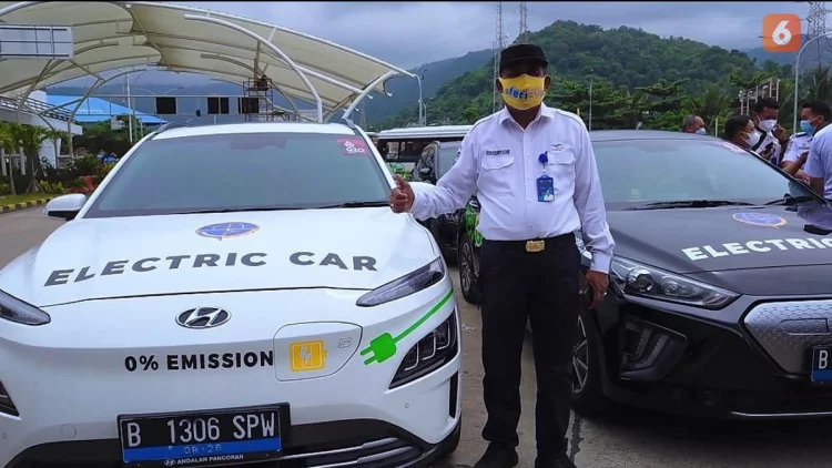 Kemenhub dan Kemenparekraf Bersinergi untuk Transisi Mobil Listrik di Indonesia