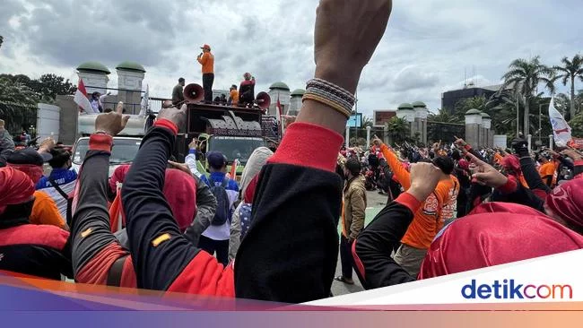 JHT Bisa Cair di Usia 56 Tahun, Buruh Curiga Uangnya Nggak Ada