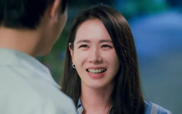 Tak Ada Tanda-Tanda Penuaan, Visual Son Ye Jin di Adegan 'Thirty Nine' Ini Jadi Sorotan Netizen