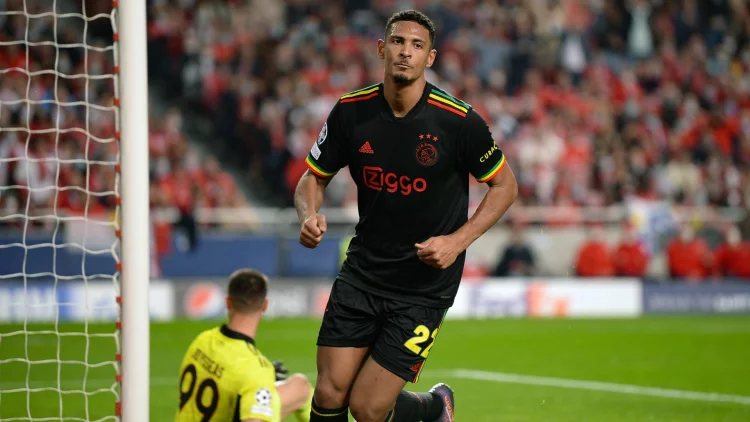 'Brace' Sebastien Haller Belum Mampu Menangkan Ajax Di Markas Benfica