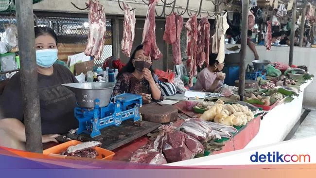 Cek Harga di Pasar Solo: Daging Sapi Stabil, Daging Ayam Merangkak Naik