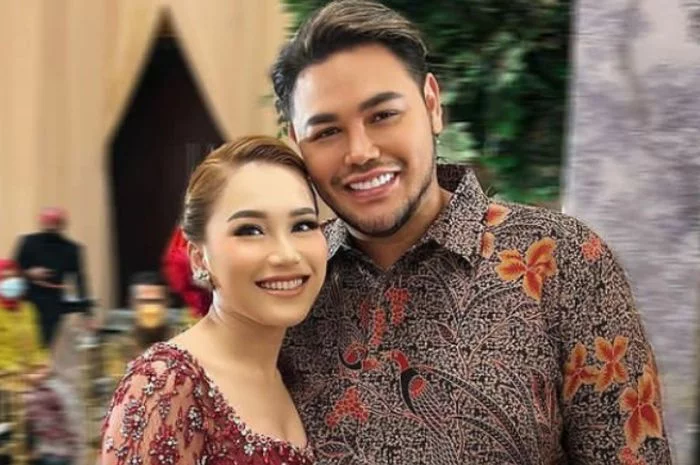 Siap Ijab Qobul Kapan Saja, Ivan Gunawan Pasrahkan Tanggal Pernikahan pada Sosok Ayu Ting Ting: Bulan Apa Tahun Depan?