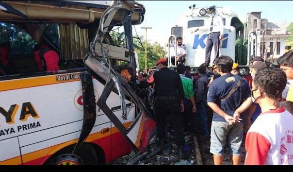 Kronologi Kecelakaan Bus Harapan Jaya Tertabrak Kereta Api di Tulungagung, 5 Penumpang Meninggal