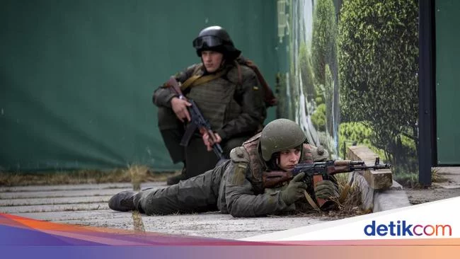 Pertempuran Berlanjut, Baku Tembak Terdengar di Dekat Pusat Kota Kiev