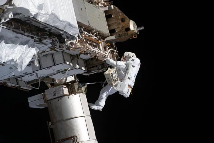 Astronot Rusia dan AS tetap bersatu di Stasiun Luar Angkasa Internasional