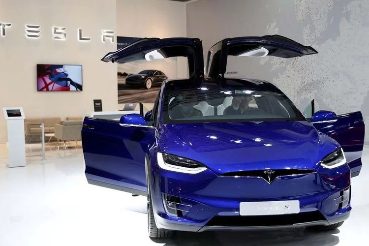 Pengaruh Elon Musk dan Tesla sebagai Game-changer Industri Otomotif