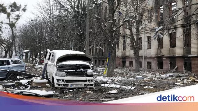 Serangan Roket Hantam Gedung Kepolisian di Kharkiv