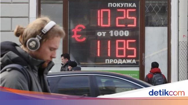 Dihajar Sanksi Sana-sini, Ekonomi Rusia Babak Belur