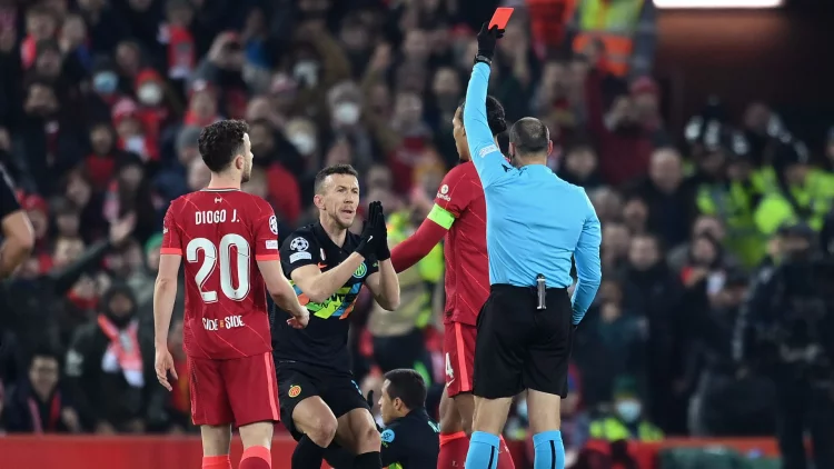 Mengapa Bintang Inter Milan Alexis Sanchez Dikartu Merah Lawan Liverpool?