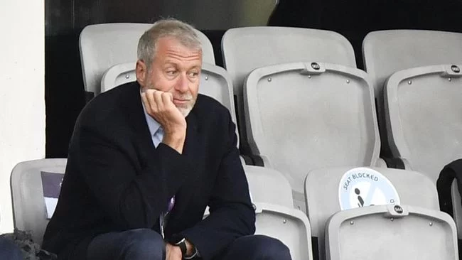 Top 3 Sports: Abramovich Disanksi, Ukraina Hukum Legenda Sendiri