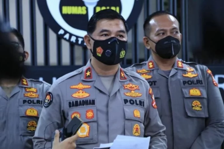Detik-Detik Menegangkan Penangkapan Dokter Sunardi, Setir Oleng, Polisi Terjatuh