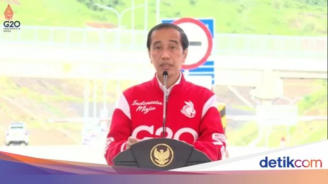 Canda Jokowi Setop Ekspor Bahan Mentah Bauksit-Tembaga: Biar Digugat Lagi