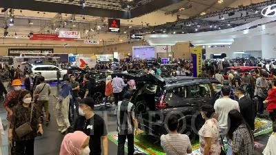 Penjualan Mobil Februari Turun 10,9 Persen