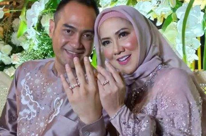 Pantes Buru-buru Nikah, Alasan Ferry Irawan Pinang Venna Melinda Terkuak, Adik Iparnya Justru Singgung Soal Waktu yang Menjawab, Ada Apa? - Semua Halaman