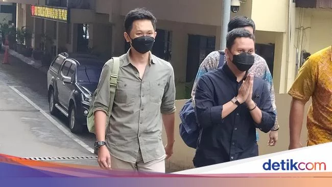 Arief Muhammad Penuhi Panggilan Polisi soal Kasus Doni Salmanan