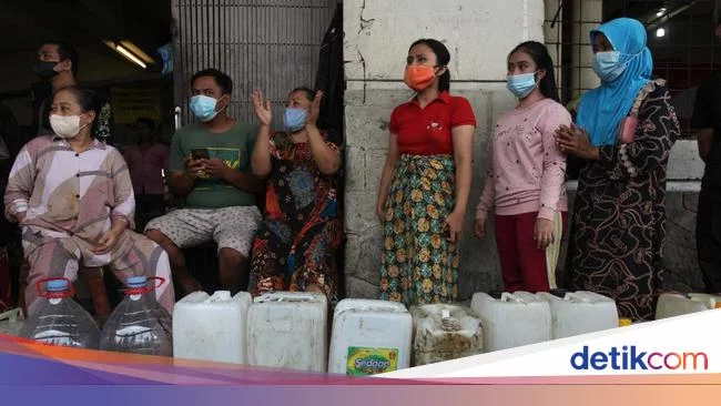 Harga Minyak Goreng Curah di Pasar Surabaya Melambung Tak Terkontrol