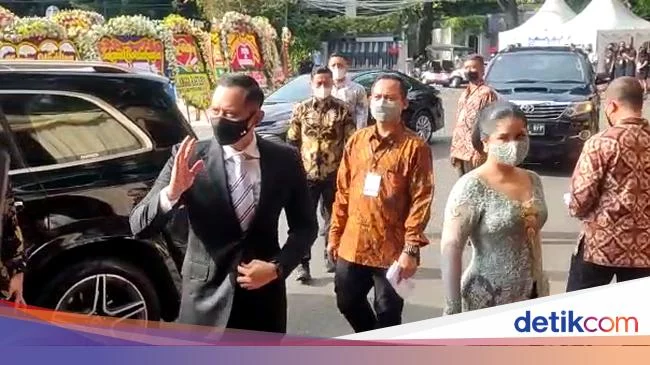 Ma'ruf, AHY hingga Menteri-menteri Jokowi Hadiri Pernikahan Putri Tanjung