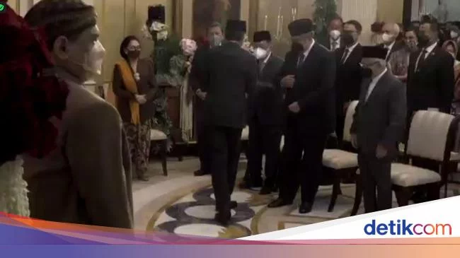 Momen Jokowi Sapa SBY-JK Usai Jadi Saksi Nikah Putri Tanjung