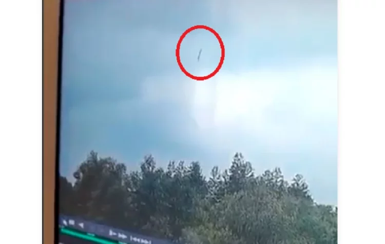 Video Mengerikan, Pesawat China Eastern Airlines Jatuh dari Langit Secara Vertikal