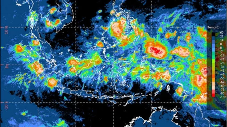 Ada Apa di Balik Peristiwa Anomali Cuaca?