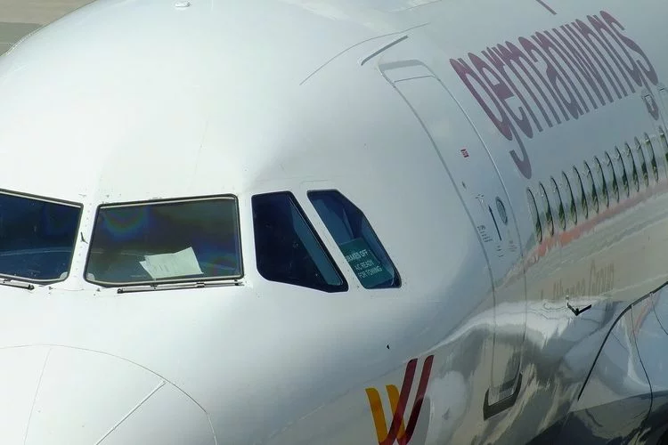 Co-Pilot Tabrakkan Pesawat, 150 Penumpang Tewas Pada Penerbangan Germanwings 9525, Peristiwa 24 Maret 2015