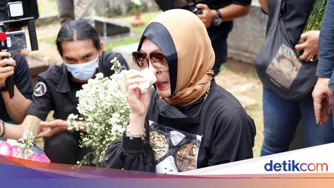 Usaha Angelina Sondakh Dapatkan Hati Keanu Massaid Usai 10 Tahun Pisah