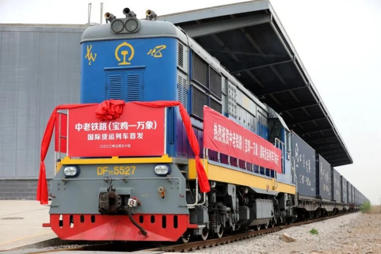 Provinsi Shaanxi luncurkan kereta kargo internasional pertama via Jalur Kereta China-Laos