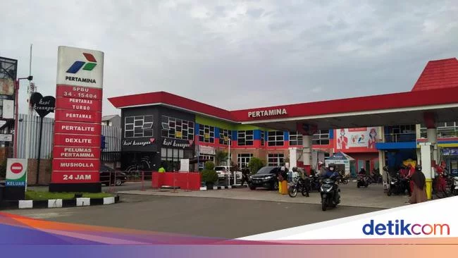 Simak! Daftar Harga BBM Terkini di SPBU Pertamina, Shell hingga VIVO