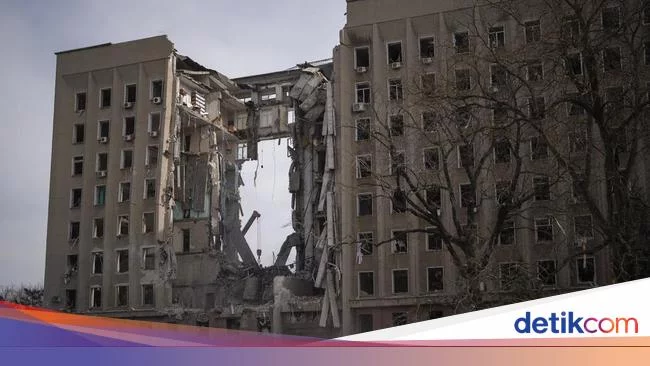 8 Orang Tewas Akibat Gempuran Rusia di Ukraina Selatan