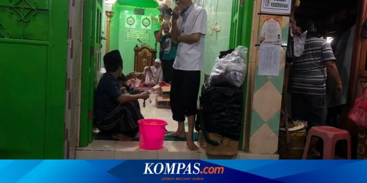 Rumahnya Kebanjiran, Warga Kampung Guji Baru Duri Kepa Pilih Tak Mengungsi Halaman all