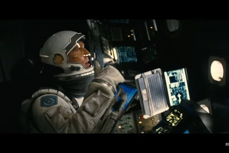 Sinopsis Film Interstellar, Aksi Cooper Menjalankan Misi NASA ke Luar Angkasa Pencarian Planet Baru