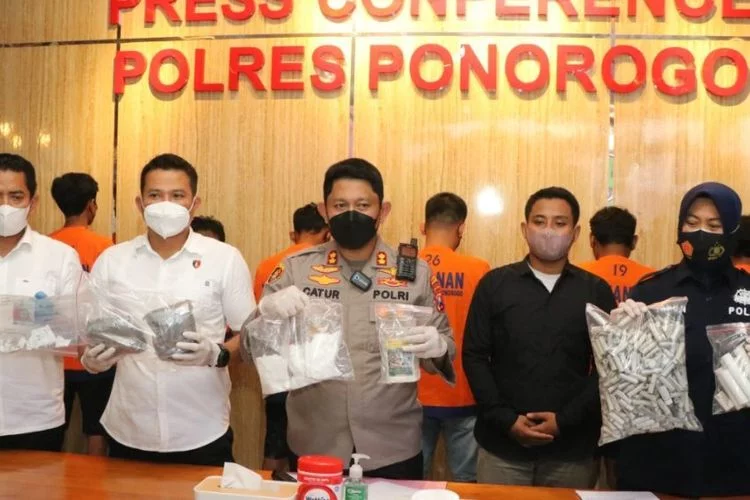 Peristiwa Ledakan Ponorogo, Polisi Tetapkan 7 Tersangka dan Sita Ribuan Selongsongan