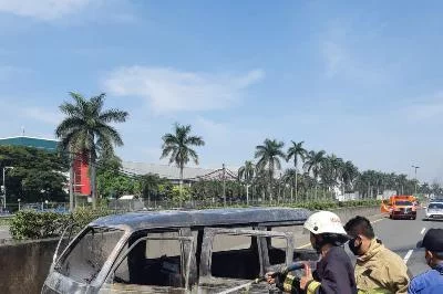 Mobil Suzuki Carry Terbakar di Tol Jakarta-Merak, Ini Penyebabnya