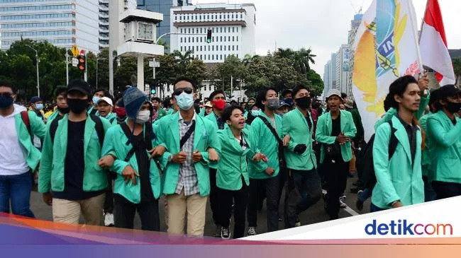 Lokasi Demo Pindah ke DPR, Ini 4 Tuntutan Terbaru BEM SI