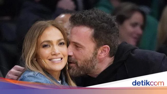 Ini Cincin Tunangan JLo dari Ben Affleck, Dari Berlian Hijau Langka Rp 143 M