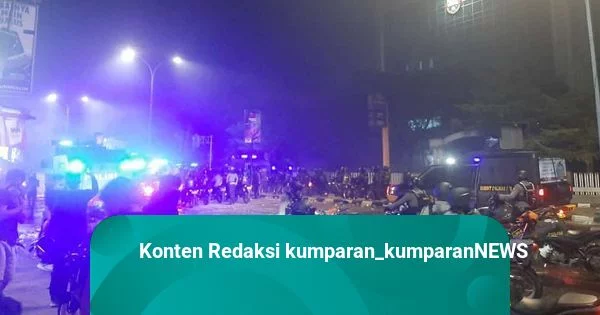 Ragam Peristiwa Demo 11 April di Indonesia yang Berakhir Ricuh