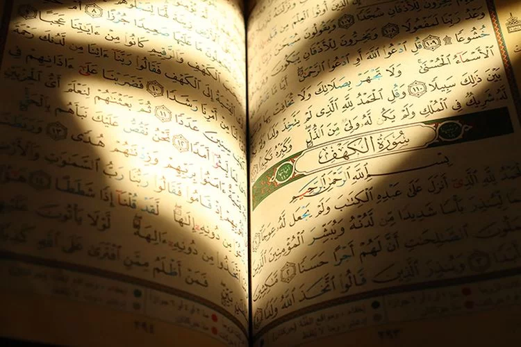 Memahami Makna dan Peristiwa Nuzulul Quran, Peristiwa Turunnya Kitab Suci Al-Quran