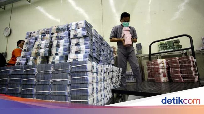 Gegara Perang, Modal Asing Rp 18 Triliun Cabut dari RI