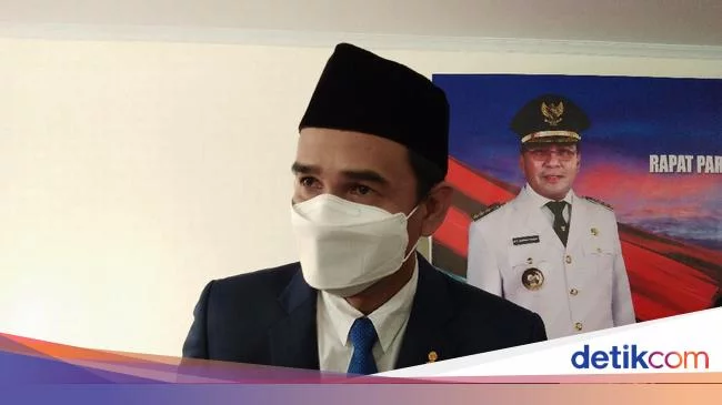 Ketua DPRD Soroti Petaka Cinta Segitiga Kasatpol PP, Minta ASN Jaga Etika